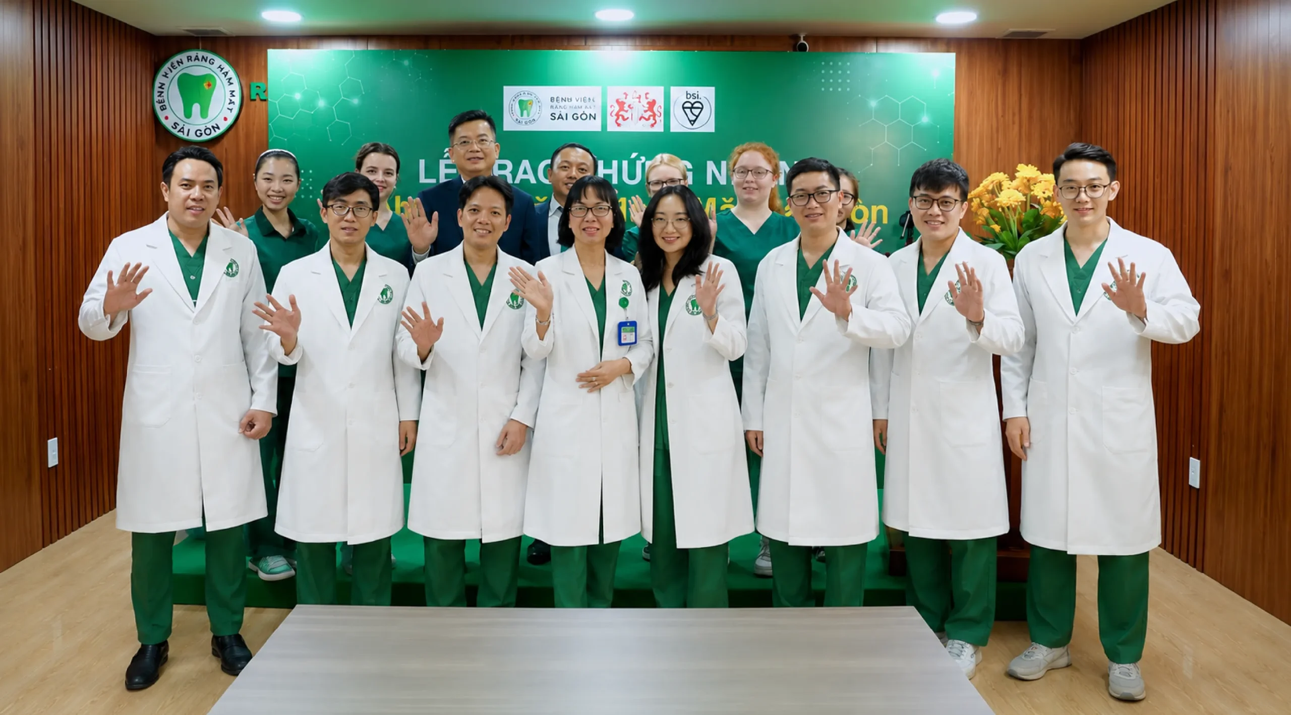 Dự án đồng phục doanh nghiệp BV Răng Hàm Mặt Sài Gòn