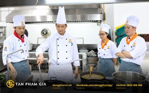 Đồng phục đầu bếp và phụ bếp ngành F&B