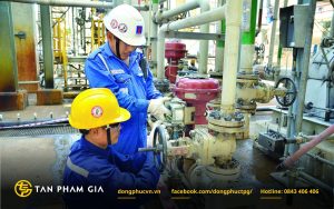 Giải pháp đồng phục khu công nghiệp môi trường tiếp xúc nhiều dầu mỡ, bụi bẩn