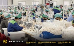 Kinh nghiệm thực tế khi đặt may đồng phục cho xưởng số lượng lớn