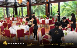 Vì sao doanh nghiệp F&B nên đầu tư đồng phục?