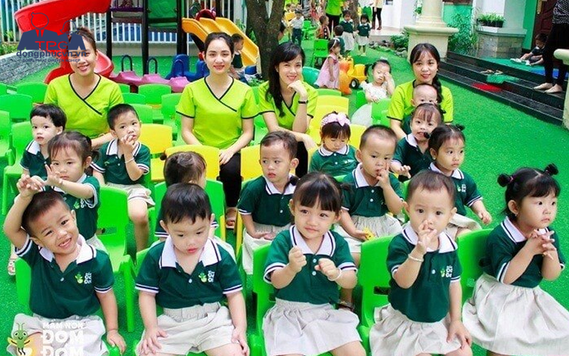 đồng phục mầm non xinh xắn