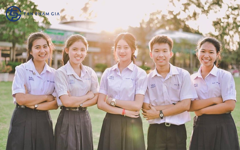 đồng phục học sinh thái lan