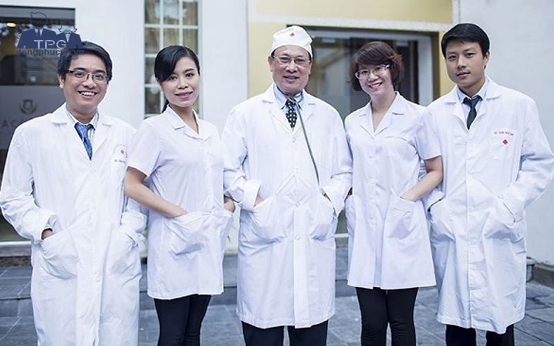 đồng phục màu trắng