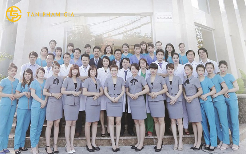 đồng phục thẩm mỹ viện