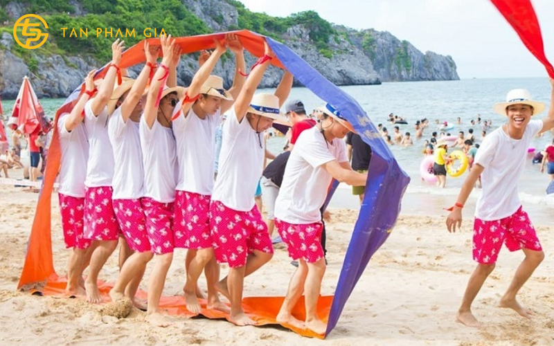 mẫu áo nhóm đi biển độc lạ