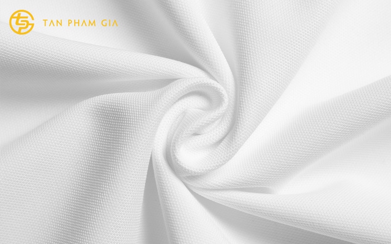 Chất liệu 100% Poly