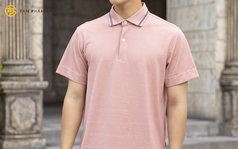 áo lớp may trang trí trên cổ