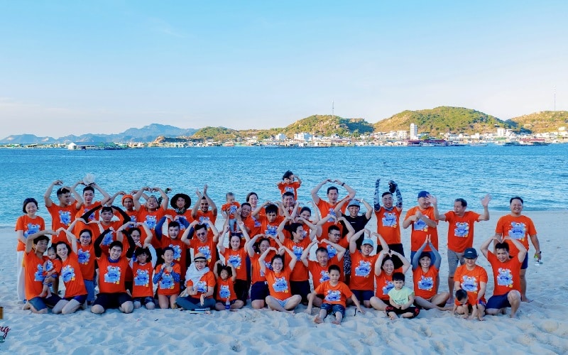 Áo thun đồng phục đi biển