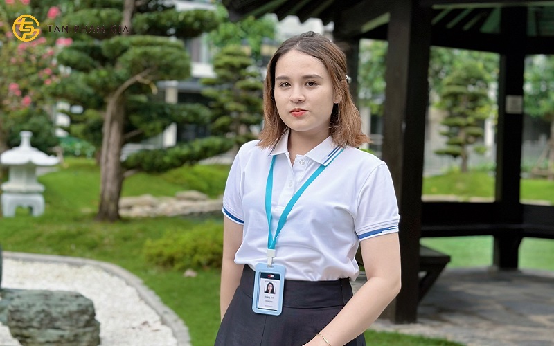 Áo đồng phục màu trắng