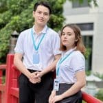 Áo polo màu trắng cổ sọc