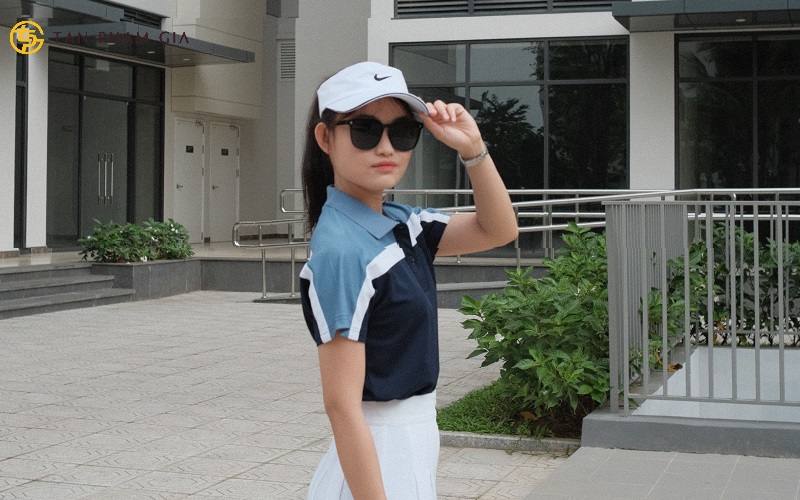 Đồng phục thể dục và thể thao màu xanh đen Đồng phục thể dục và thể thao màu xanh đen