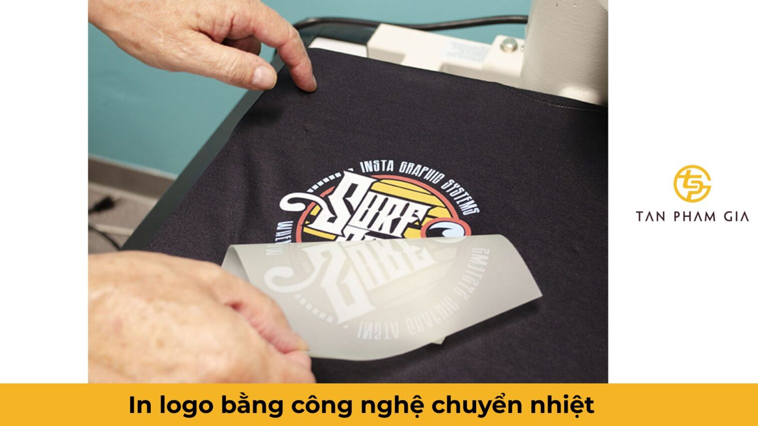 Mẫu áo đồng phục văn phòng công sở in logo