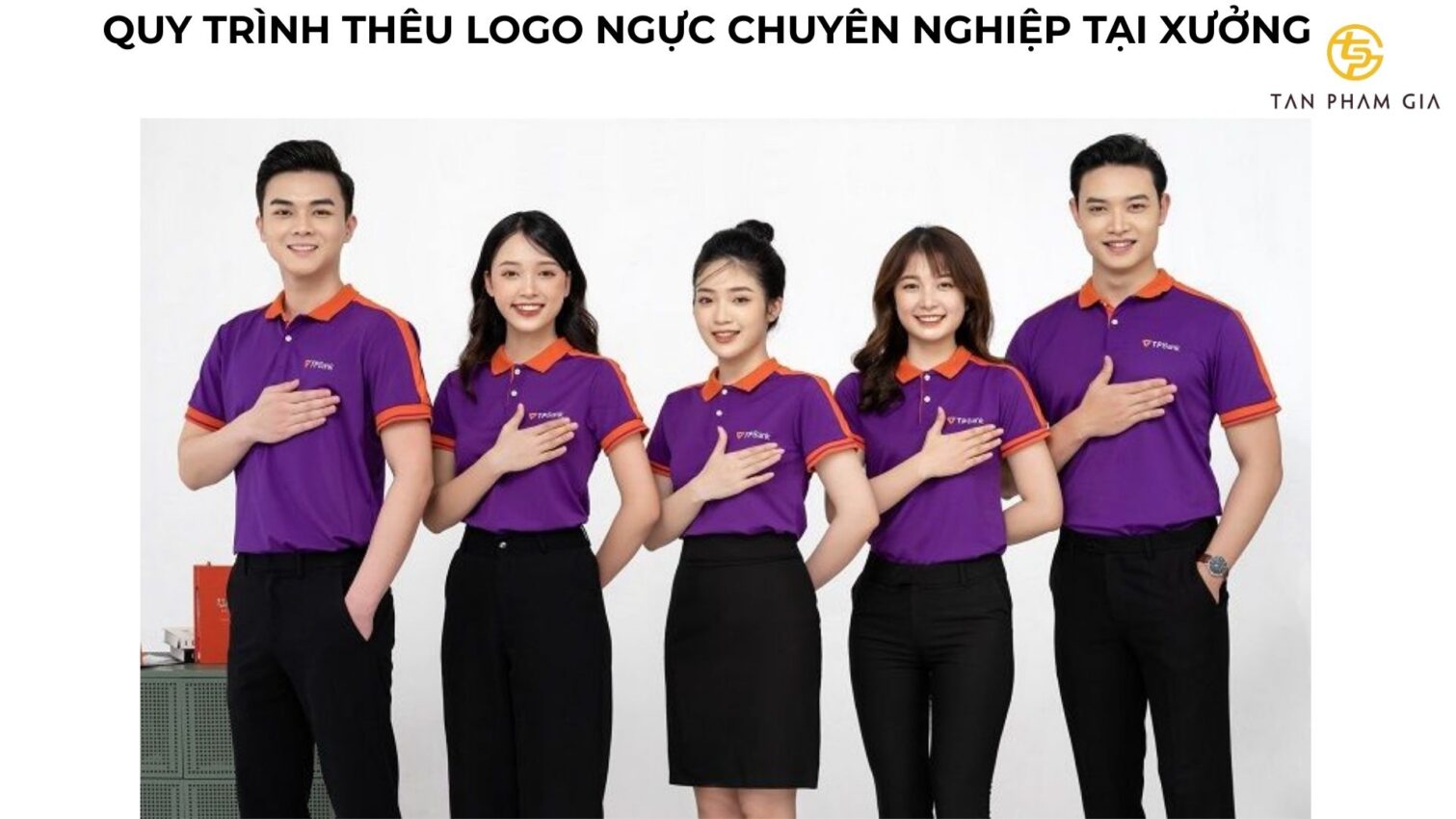 Mẫu áo thun đồng phục thêu logo ngực