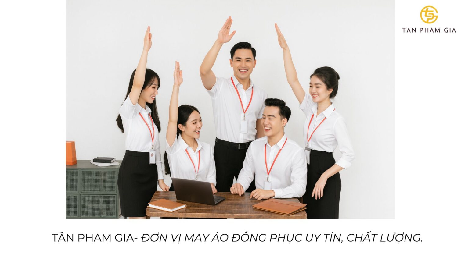 Đồng phục công sở nữ màu đen trắng